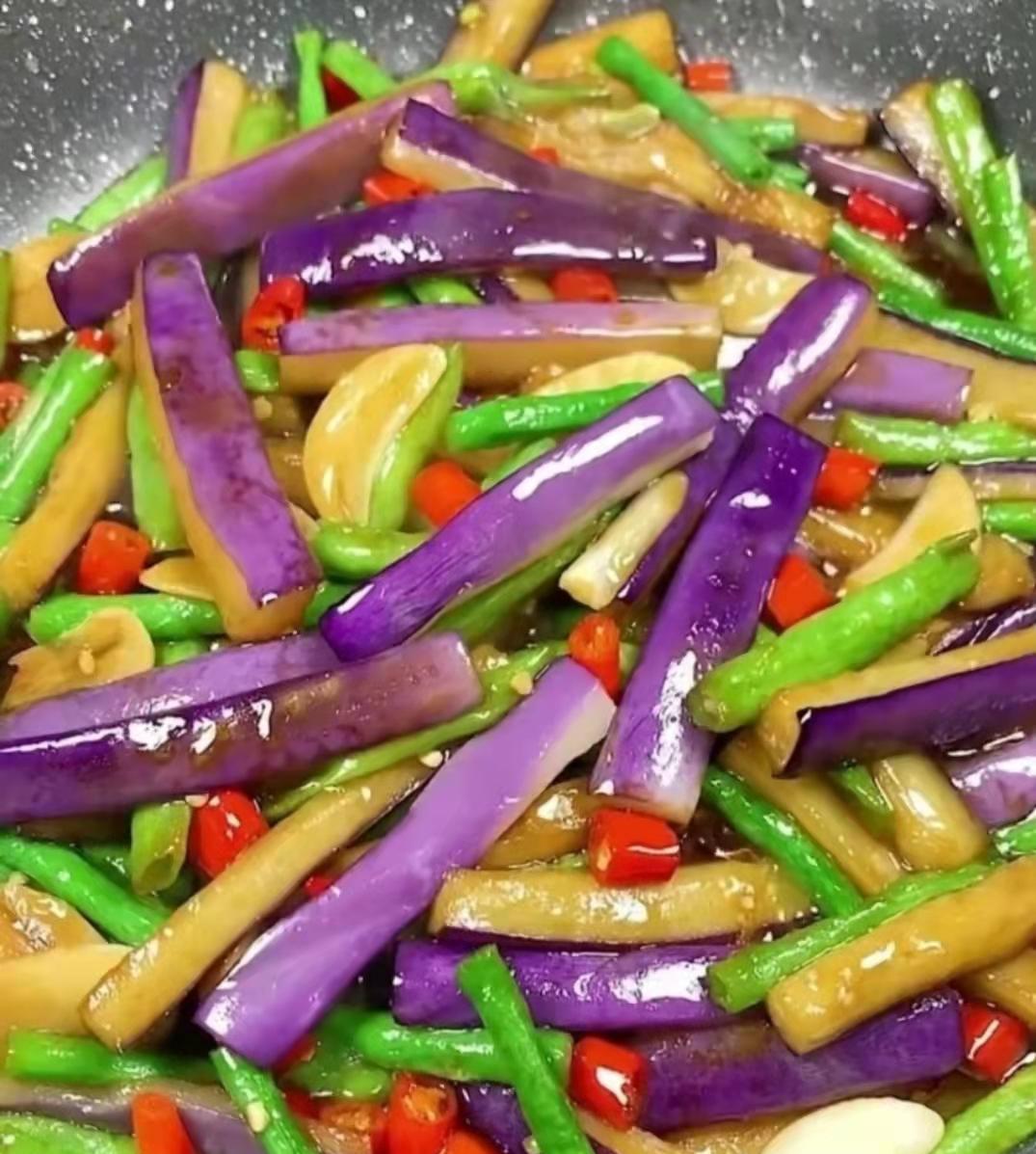 茄子烧豆角学会了保证你三碗米饭不够吃