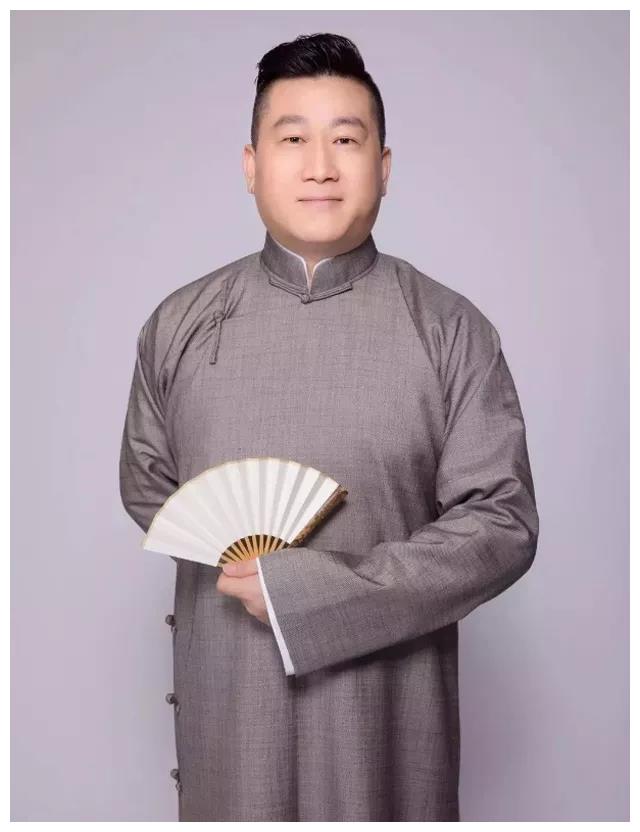 德云社鹤字科一哥诞生赶超云字科师兄郭德纲给予高度评价