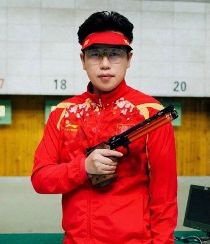 告别,射击名将庞伟宣布退役!4次斩获世界冠军,急流勇退__财经头条