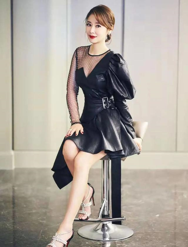 被林心如的身材惊艳了,简约造型挡不住曼妙曲线,不似奔五女人休闲区蓝鸢梦想 - Www.slyday.coM 被林心如的身材惊艳了,简约造型挡不住曼妙曲线,不似奔五女人休闲区蓝鸢梦想 - Www.slyday.coM