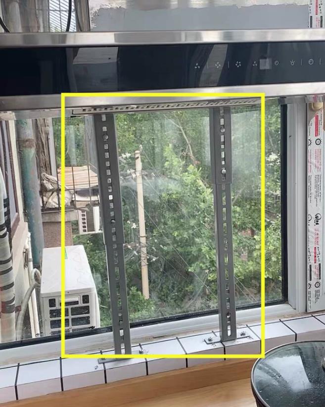 还有人油烟机装阳台窗户上时间久了问题不断你们千万别踩坑