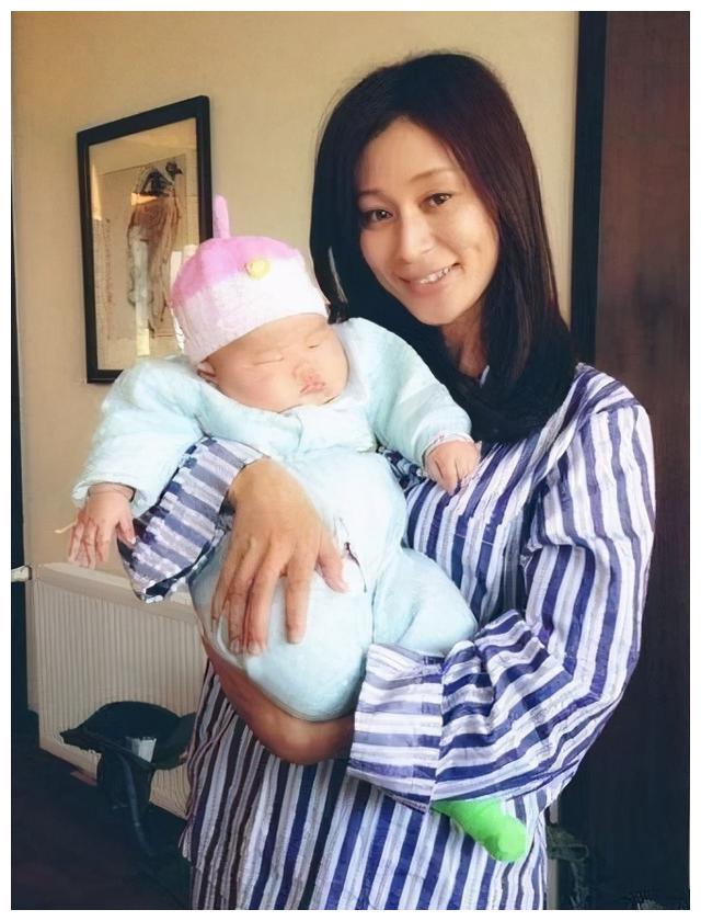 杨雨婷,她是《琅琊榜》中的越贵妃,与丈夫女儿,一家三口好幸福__财经