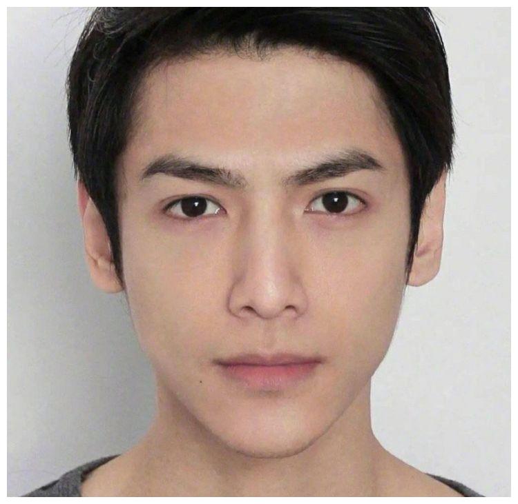 罗云熙素颜证件照曝光,细看五官后,是不是纯天然一目了然