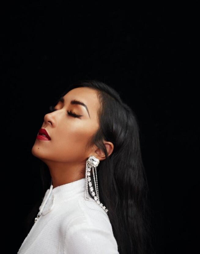 我国最美的黑美人吉克隽逸的9个look穿搭你喜欢么