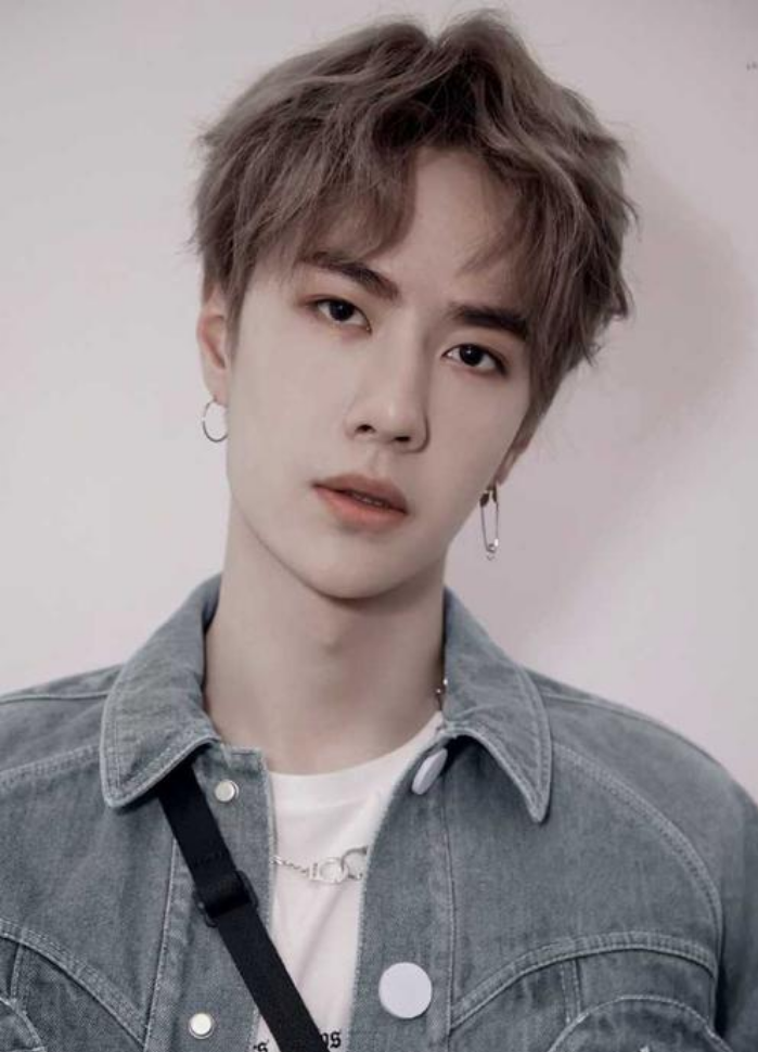 帅气短发也太man了,干净清爽少年感十足|王一博|发型|鲻_新浪新闻