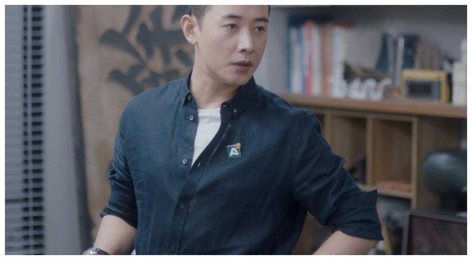 安家:房似锦误解朱闪闪撬单,当场就要发飙,徐文昌却在一边看戏