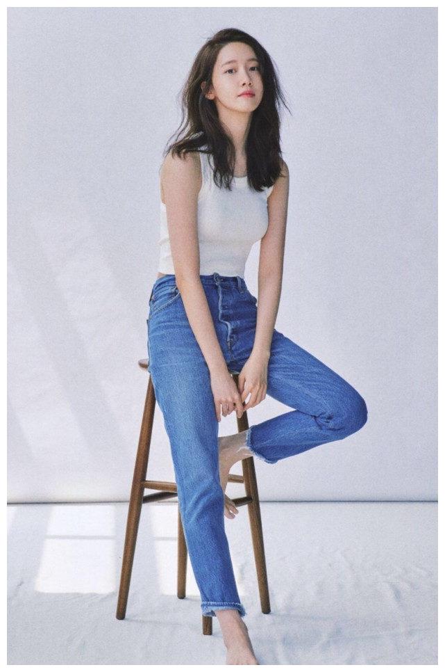 气质大方美女明星林允儿牛仔裤时尚夏日写真