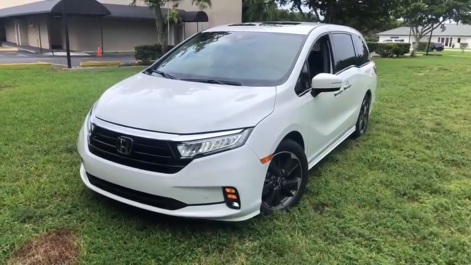 新提的2021款本田奥德赛,按下钥匙坐进第三排,才知道有多帅气