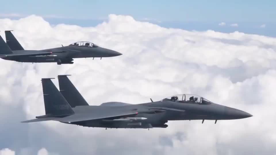 军事武器,实拍韩国空军f15k战斗机,看样子威力十足!