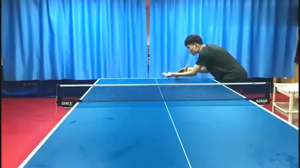 乒乓球教学:侧下旋怎样发球,高手示范给你看!|乒乓球_新浪新闻