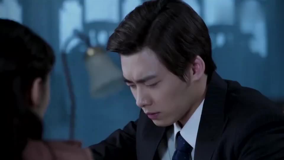 麻雀:陈深虽然想救李小男,可心有余而力不足,红着眼安慰徐碧城