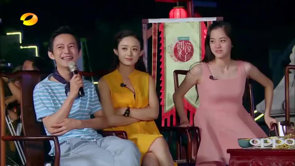 谢娜模仿欧阳娜娜走秀就连私密动作都模仿到太有才