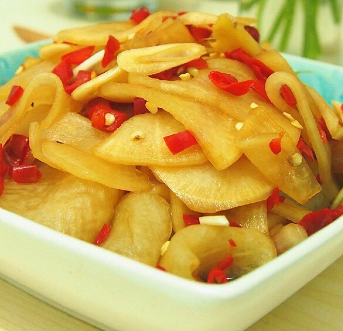 酸辣白萝卜片爽口小菜吃饭下酒绝配