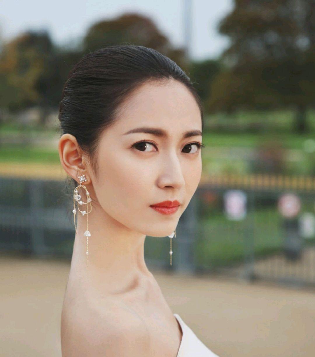 陈钰琪:冰肤玉肌,光艳照人小仙女!