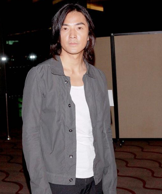 他名气曾超刘德华,老婆美过王祖贤,今却逐渐被人遗忘