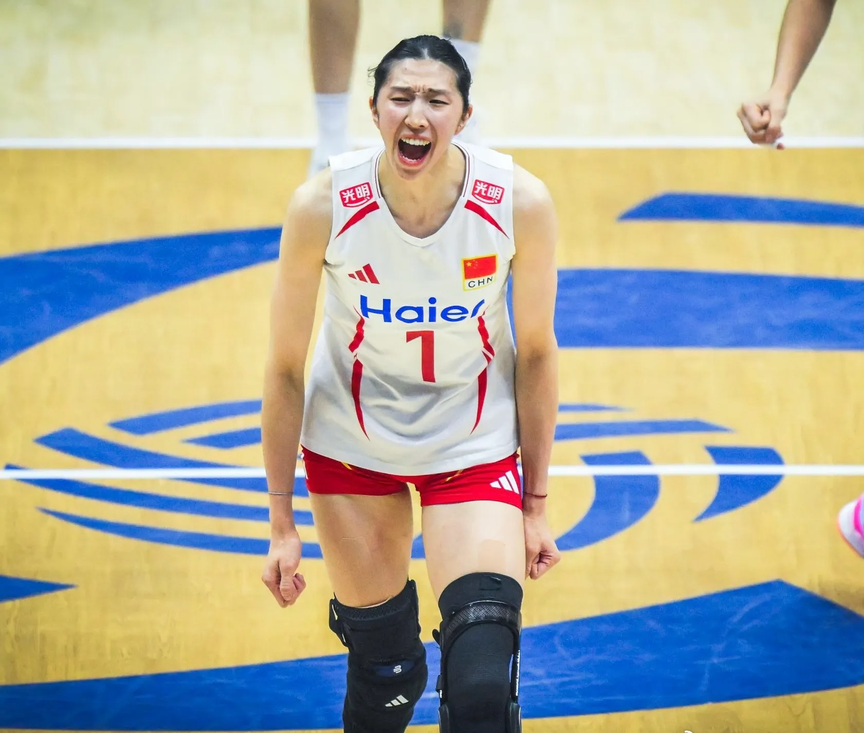 五星闪耀撑起半边天！江苏女排五将立功，铸就中国女排亚运冠军