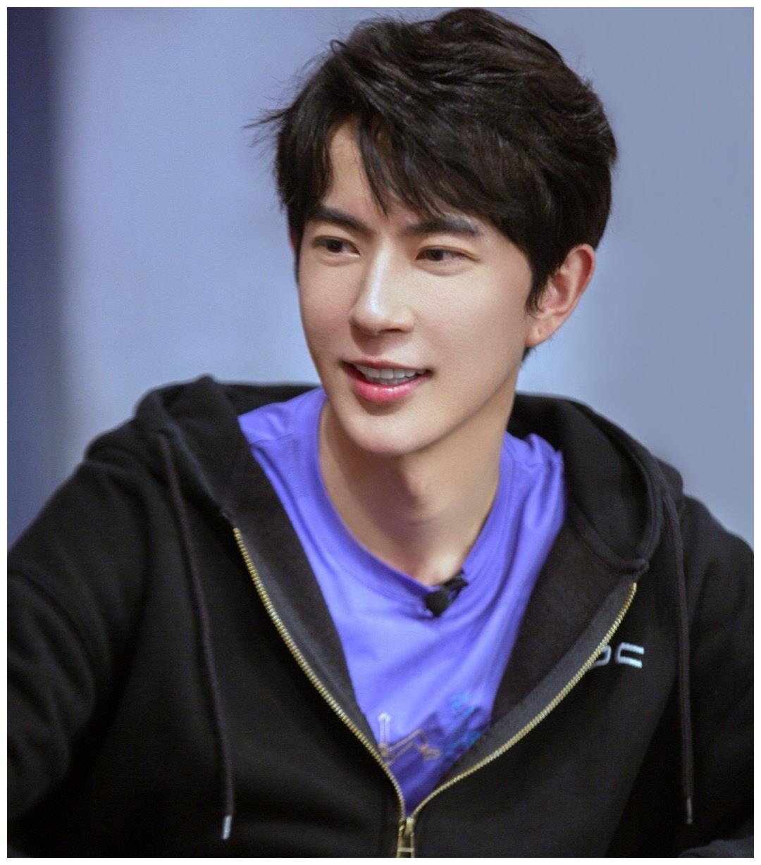 于朦胧划水新操作找替身举照片录节目真把观众当傻子