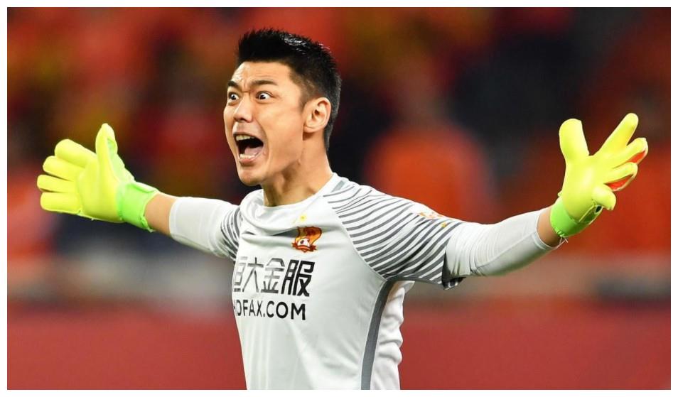 曾诚和冯潇霆是租借合同到期,已经加盟了上海申花了,而陈泽鹏和胡睿宝