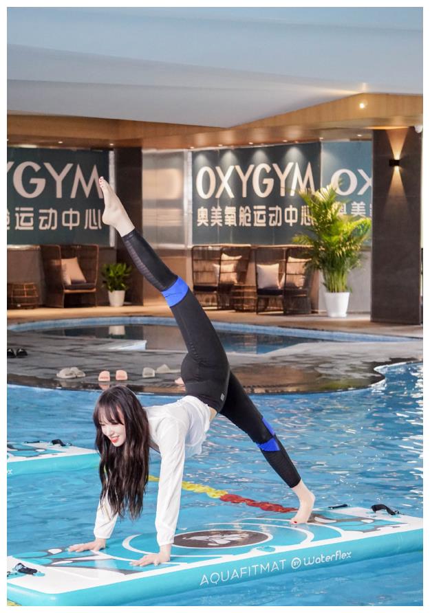 程潇的柔韧性有多好表演单腿站立一字马这才是真正的技术