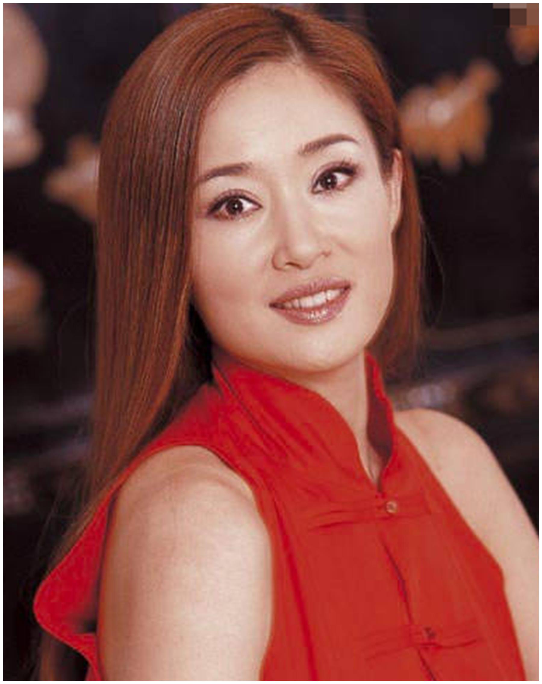 她曾一年拒演50部戏,一度红过宋丹丹,却因喂奶门退出娱乐圈|盖丽丽