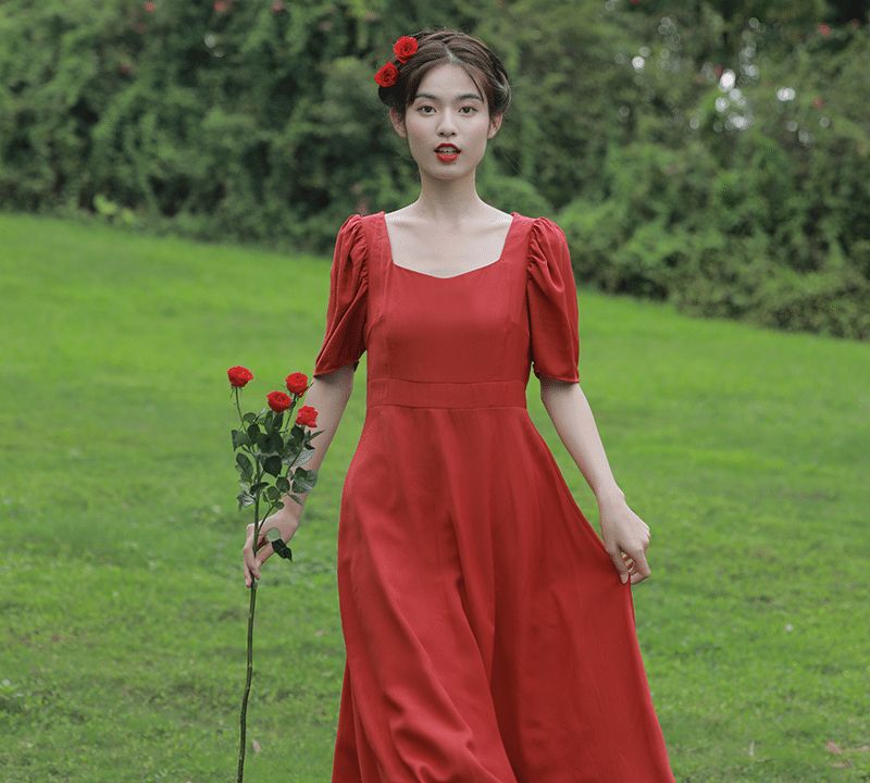 乘风破浪的姐姐,需要惊艳夏天的小红裙来衬托
