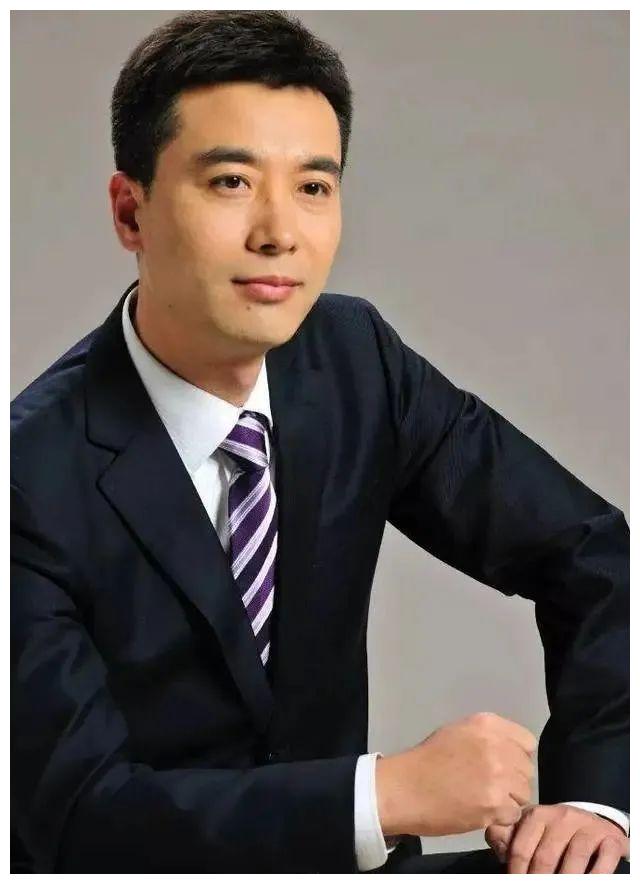 央视新闻联播的主持人迎来了一批新面孔,其中包括潘涛,宝晓峰等人