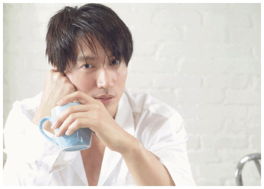 有种"整容"叫言承旭剪短发,剪掉18年长发,帅成"初恋男神"