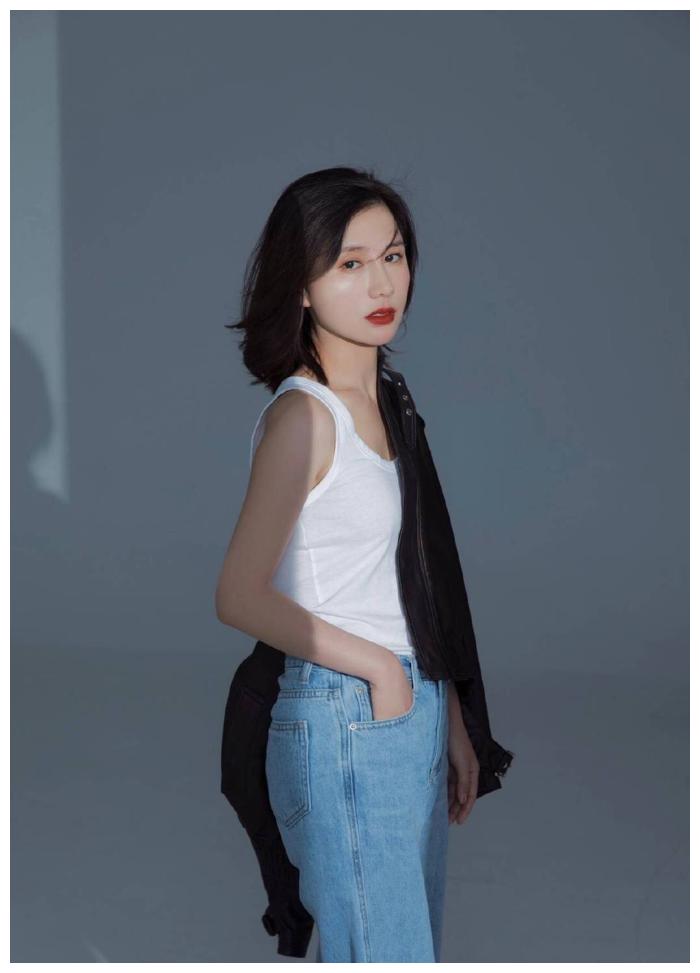 黄景瑜前妻王雨馨再发文,离婚原因成迷,网友:家暴直接锤死