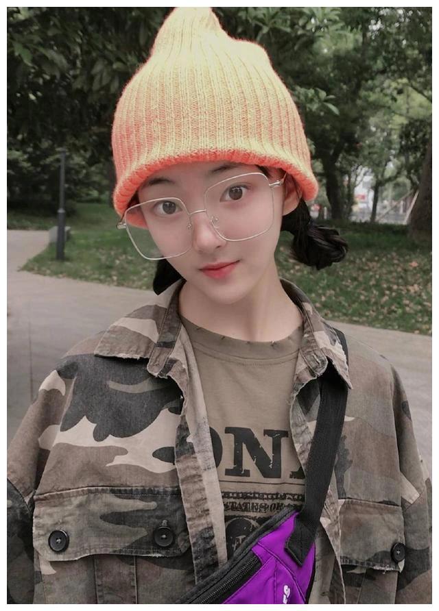 还记得小戏骨白娘子陶奕希吗?14岁的她美成这样,大人都比不过
