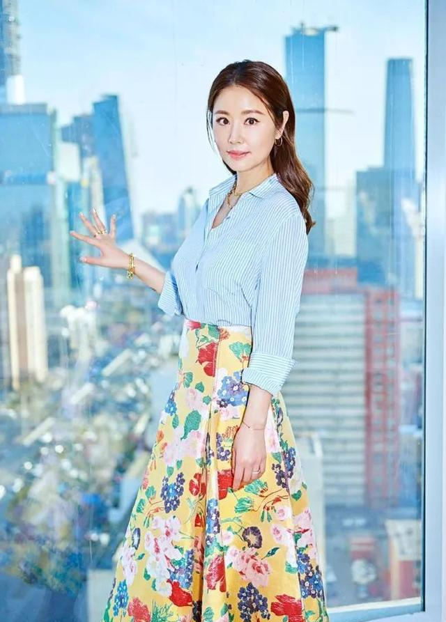 被林心如的身材惊艳了,简约造型挡不住曼妙曲线,不似奔五女人休闲区蓝鸢梦想 - Www.slyday.coM 被林心如的身材惊艳了,简约造型挡不住曼妙曲线,不似奔五女人休闲区蓝鸢梦想 - Www.slyday.coM