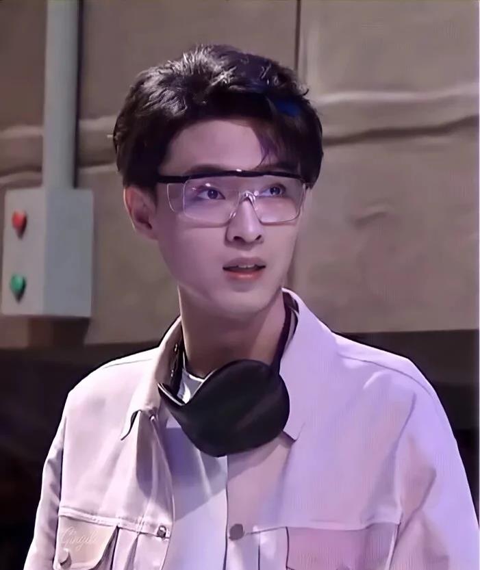 德云社秦霄贤新电影《扬名立万》__财经头条