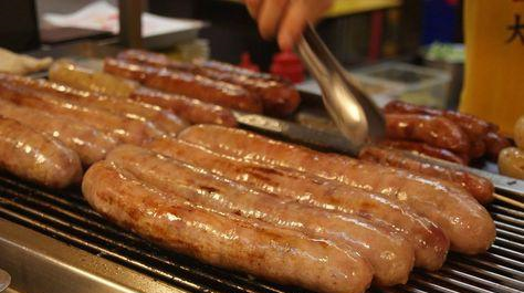 1根2元的烤肠里面是什么肉？家长别给孩子买来吃，现在知道还不晚休闲区蓝鸢梦想 - Www.slyday.coM