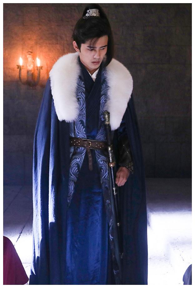 9位穿披风古装男神,肖战红披风好帅__财经头条