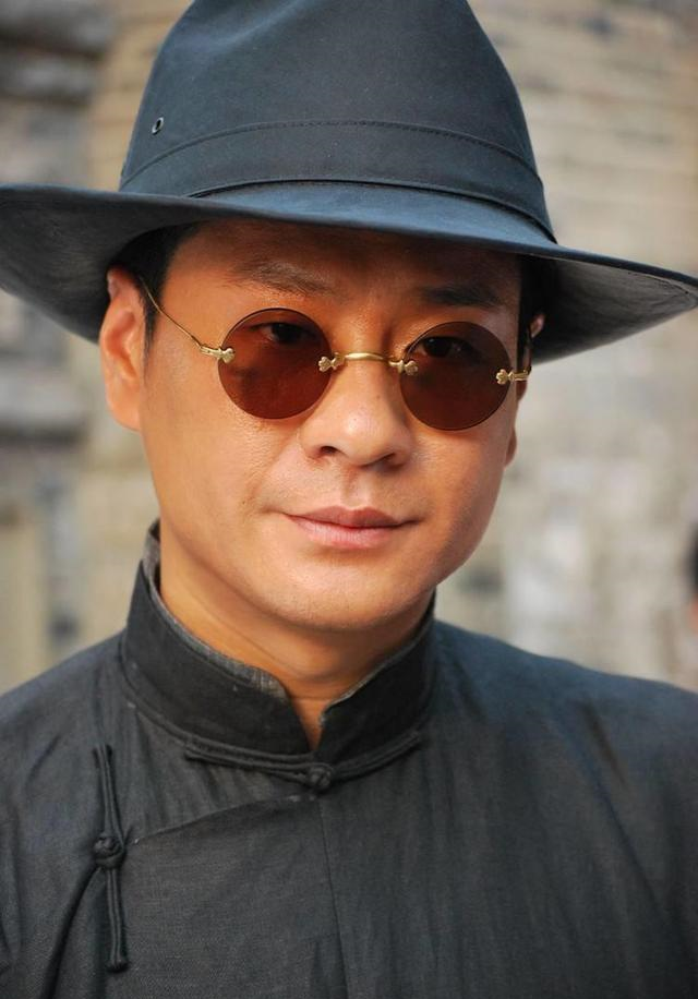 给丈夫打下江山却被无情抛弃,多年后丈夫求复合,她用一句话回绝