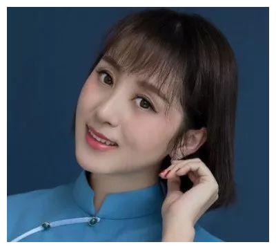 她是云飞前妻,老公星光大道成名后和她离婚,如今独自带女儿生活__财经