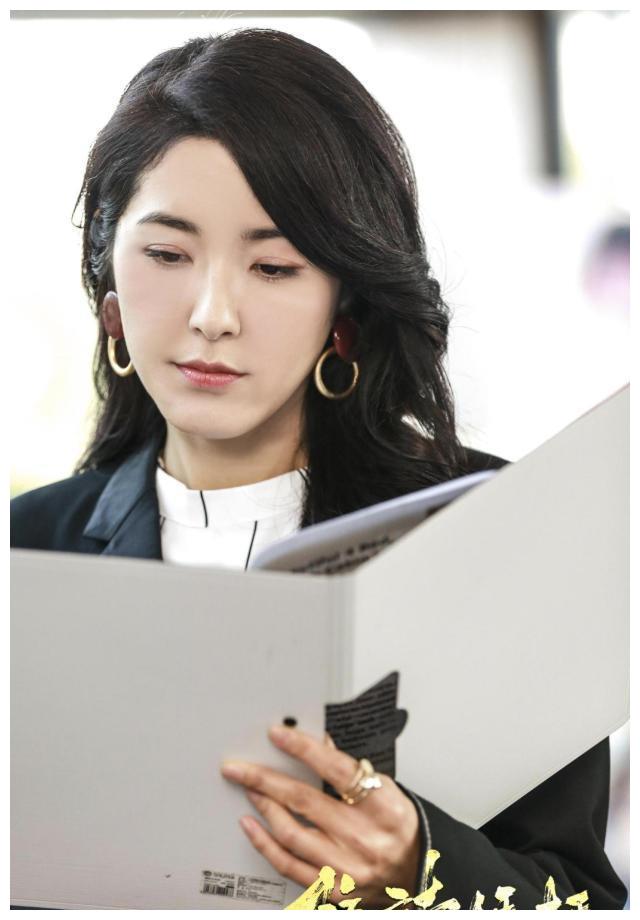 明明是校花级的女演员,曾黎新剧,却又演了女二号__财经头条