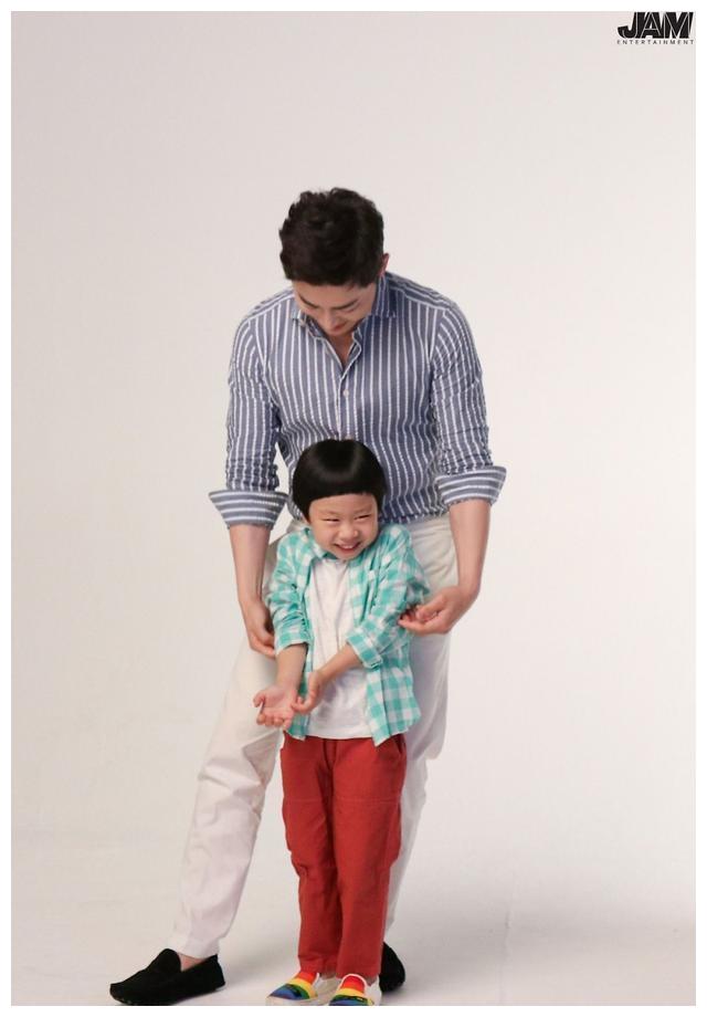 机智医生生活曹政奭金俊广告花絮公开李氏父子宇宙最可爱