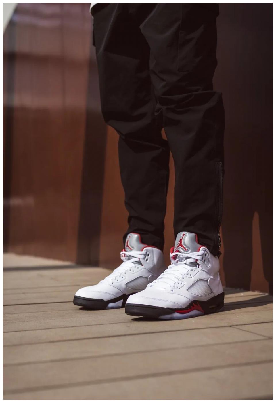 流川枫 aj5 居然上了热搜!三十年前的神作,你抢到了吗?