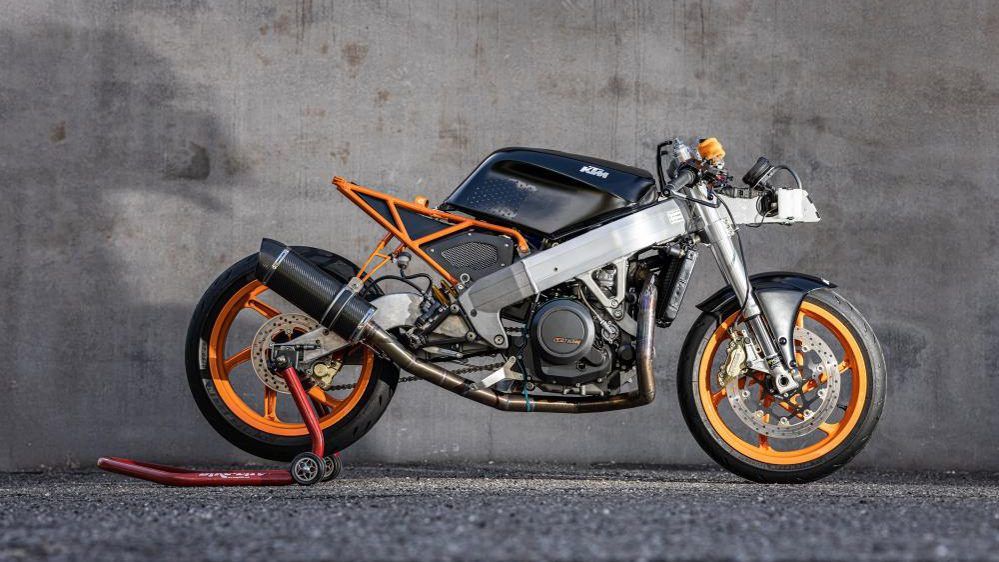 厂家不给自己来造ktmrc690改装款延续大单缸跑车精神