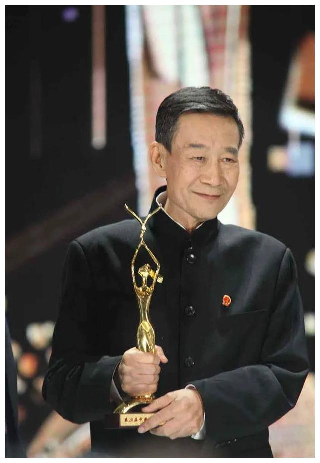 老戏骨李雪健:出道40年,获"影帝"大满贯,身患癌症却坚持拍戏