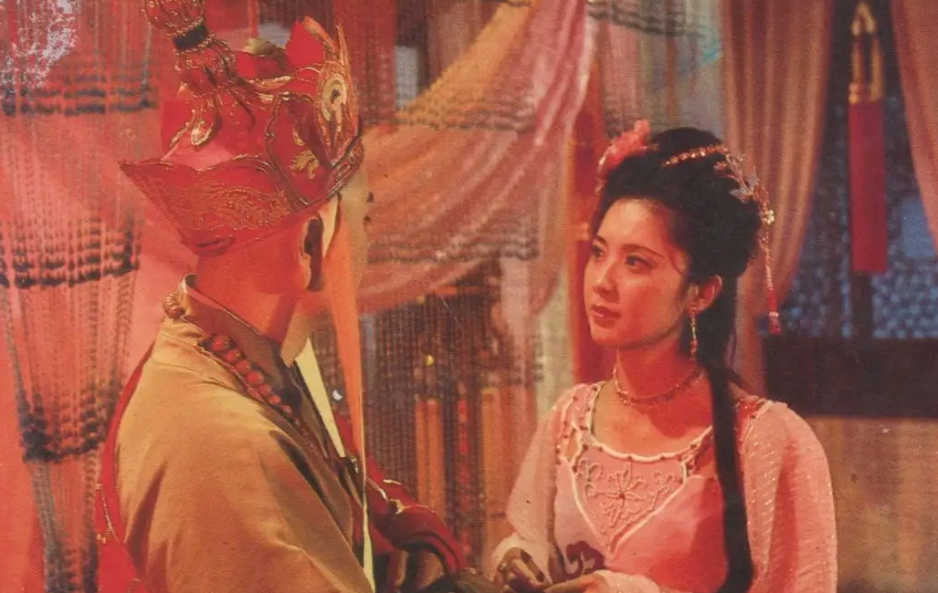 有必要大惊小怪!小学生迷上言情小说怎么了?70后:金庸琼瑶都看完休闲区蓝鸢梦想 - Www.slyday.coM