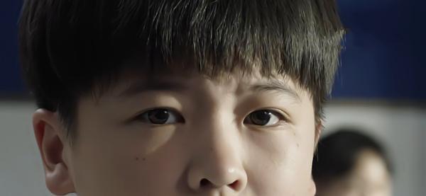 《小欢喜》英子跳海,《小舍得》子悠发疯,父母的爱