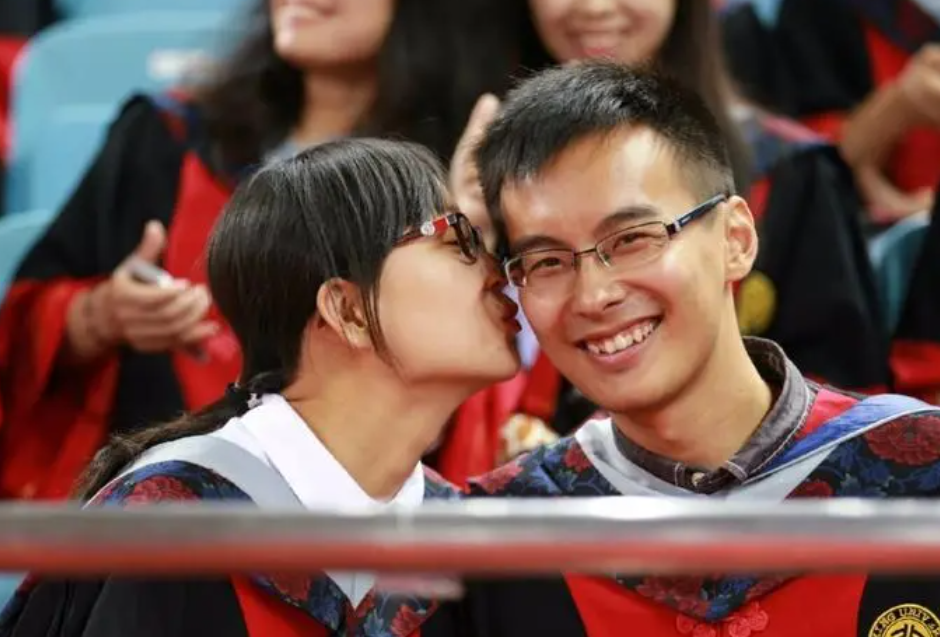 新数据表明超八成留学人员学成归国,网友疑虑剩下两成是不是精英休闲区蓝鸢梦想 - Www.slyday.coM 新数据表明超八成留学人员学成归国,网友疑虑剩下两成是不是精英休闲区蓝鸢梦想 - Www.slyday.coM