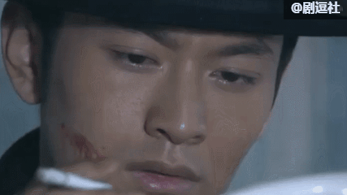 黄晓明曾经为了新上海滩的6秒镜头练习削了2000多个梨