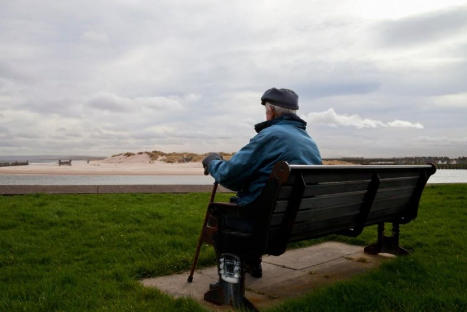 儿子让老母亲住自家车库，被“群骂”不孝顺，真的很过分吗？休闲区蓝鸢梦想 - Www.slyday.coM