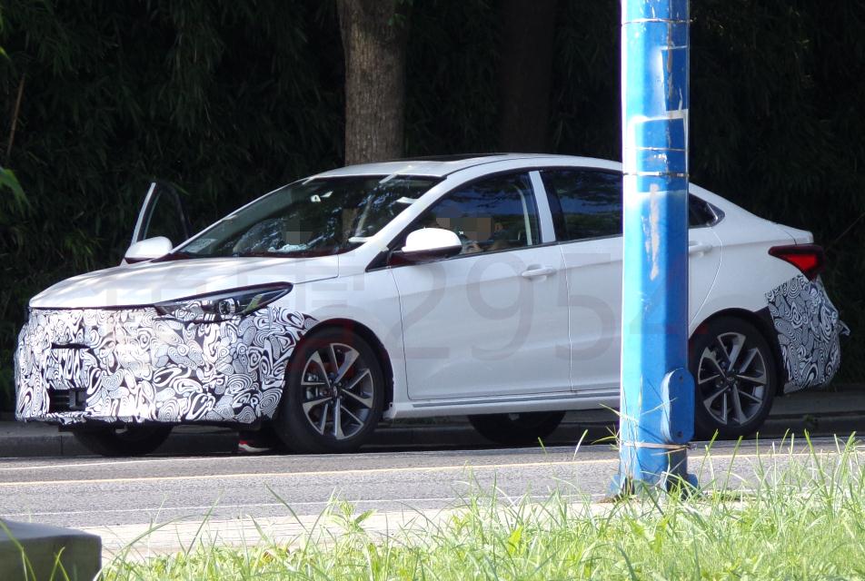 风格骤变,奇瑞全新艾瑞泽gx实车谍照首曝,配置升级非常明显