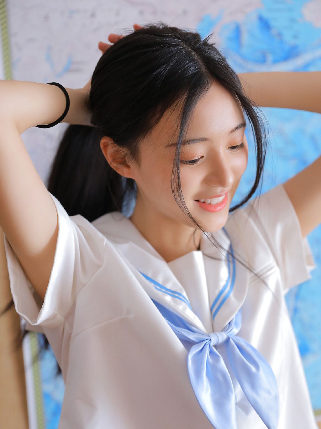 jk衣服小美女,脸看起来好清纯,初恋的感觉!投稿请私信