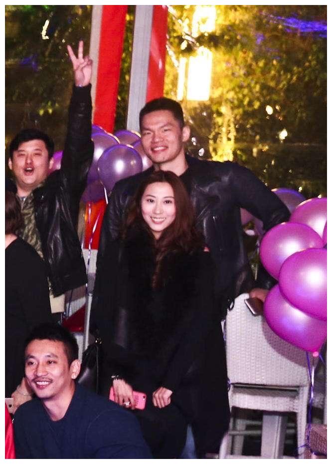 朱芳雨与前妻胡美现状他当老板率队夺第十冠她为孩子至今未嫁