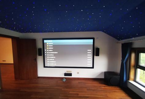 阁楼家庭影院安装调试现场