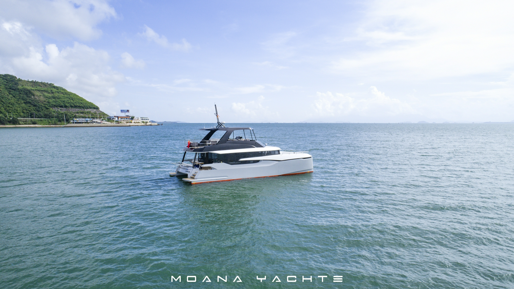 莫阿娜都市系列citi 55双体动力游艇,宽博奢适空间呈现旗舰风范